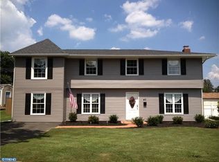 40 Tempo Rd, Levittown, PA 19056