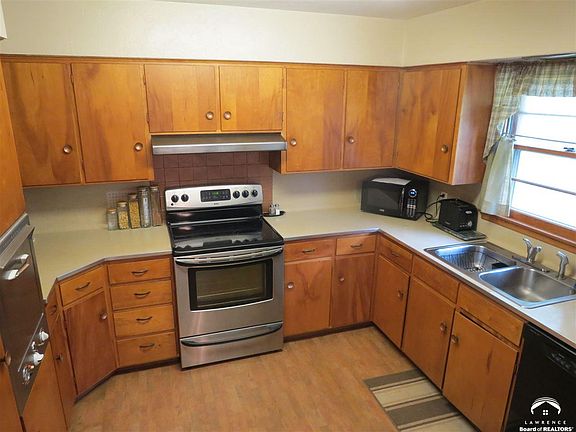 5th image of 1200 W 21st St