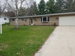 214 Brookview Ave, Adell, WI 53001