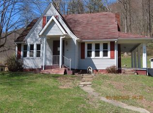 3278 Hewett Creek Rd, Hewett, WV 25108