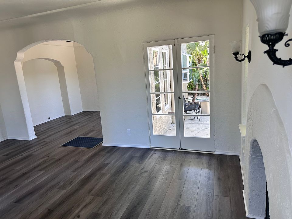 1st image of 279 Bennett Ave