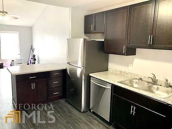 3rd image of 140 Lanier Dr Unit 139