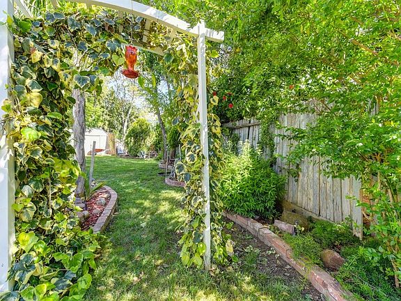5th image of 8261 Woodrose Ct