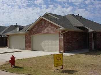 1st image of 3605 Vanguard Dr