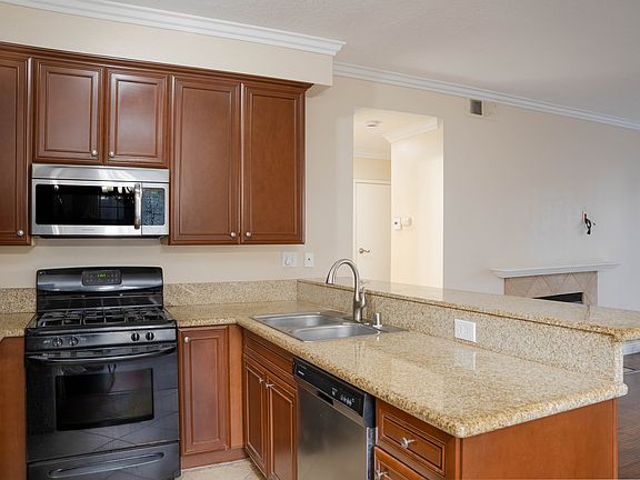 5th image of 10561 Lakeside Dr S #175