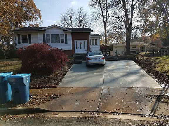2nd image of 8811 Devries Ct