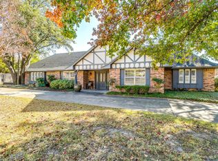 7205 Falling Springs Rd, Benbrook, TX 76116