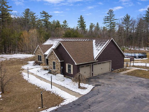 5th image of 223 Bear Swamp Rd
