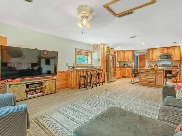 N4493 Hwy V, Poynette, WI 53955