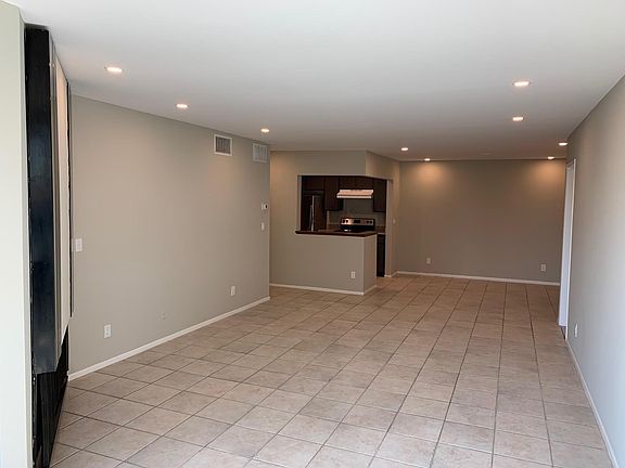 5th image of 12720 Burbank Blvd Unit 230