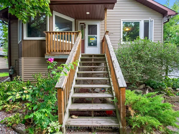 281 Harvie Rd, Barrie, ON L4N 8J5