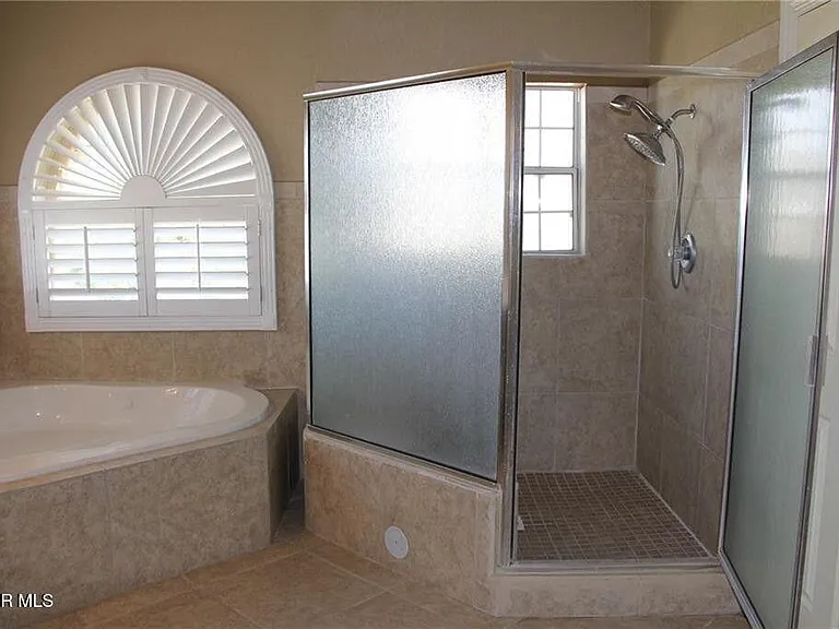 7409 Edgemere Blvd — Photo 41