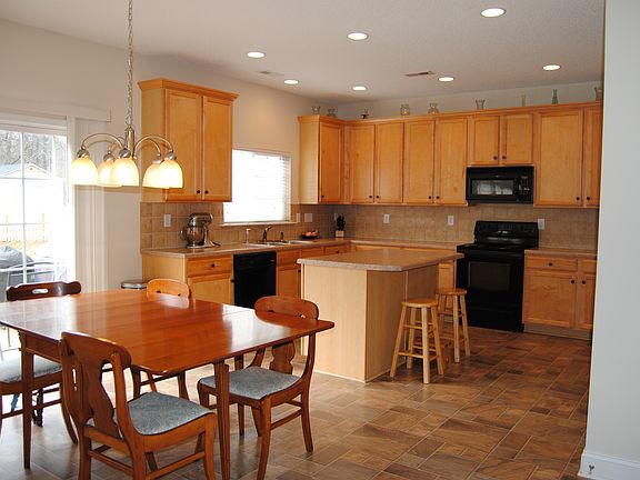 5th image of 4344 Stone Mountain Dr
