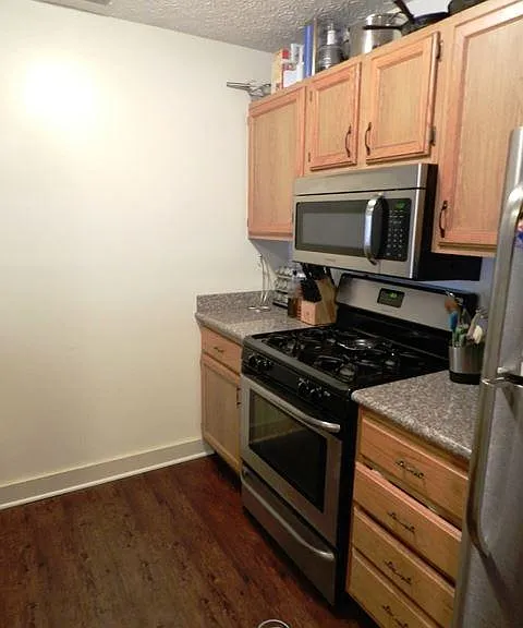 852 N High St #A — Photo 4