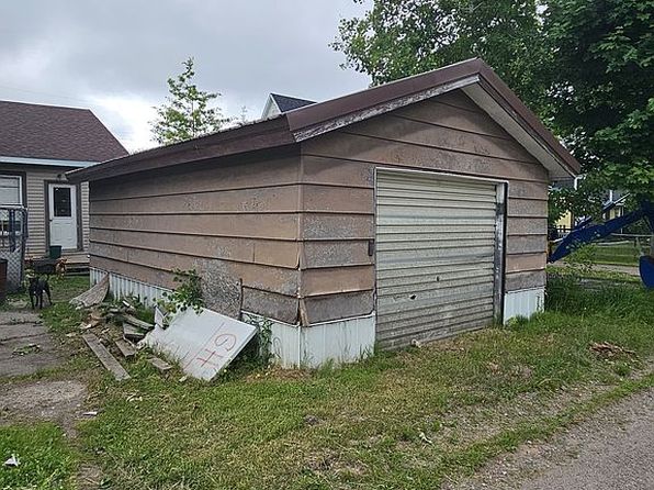 815 Young St