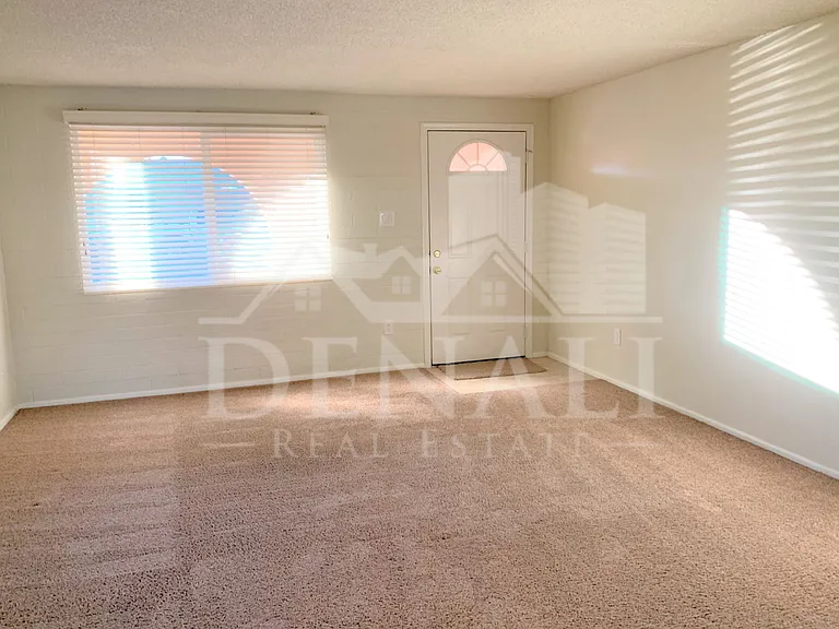 3510 E Ludlow Dr — Photo 5