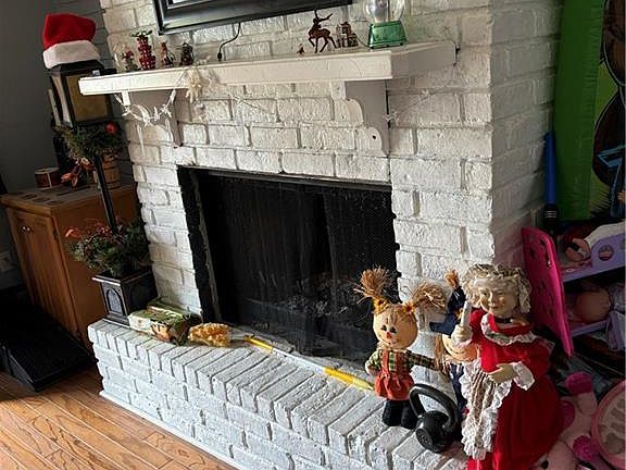 5th image of 5117 Warwick Dr