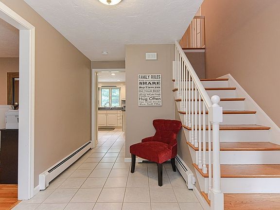 5th image of 86 Rockland St