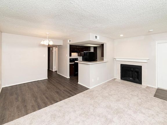 2nd image of 2107 Mariposa Ln APT 237