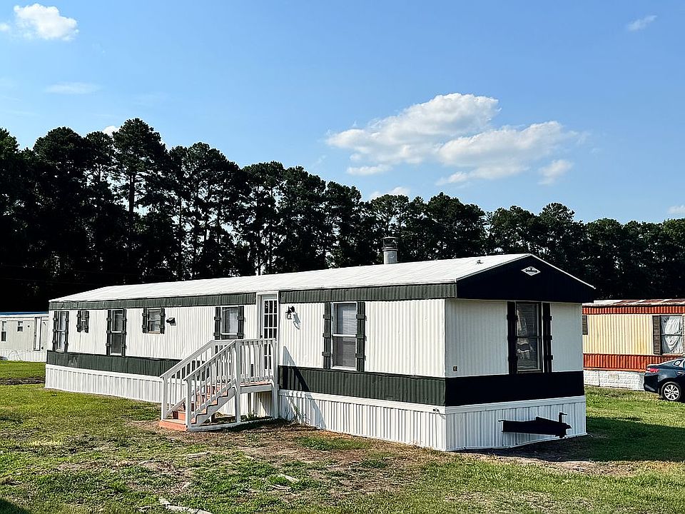 1st image of 105 Bolingbrooke Dr