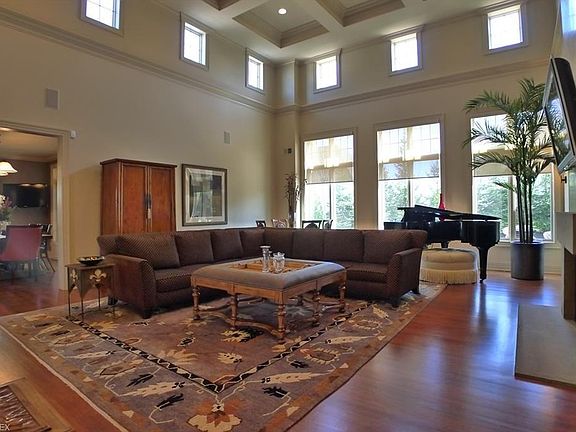 3rd image of 3750 Tradewinds Cir