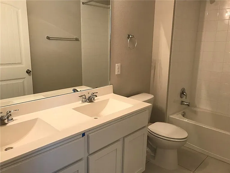 2205 Bettylou Ln — Photo 10