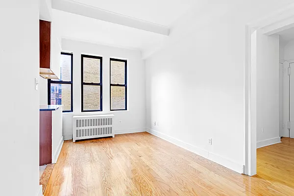 Rented by Cooper & Cooper Real Estate | media 14