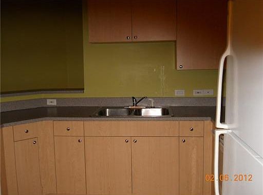 3rd image of 807 Villa Circle #807