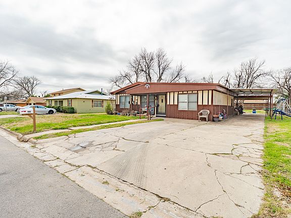 3rd image of 110 Blakeney St