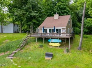 31295 Hemlock Island Dr, Dowagiac, MI 49047