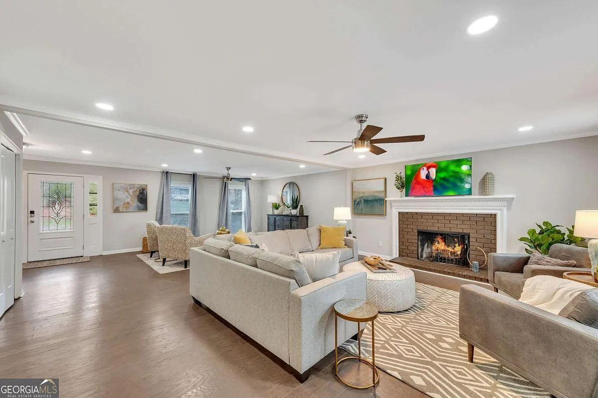 4 bed, 3.5 bath, 3150 sqft, $8,995 — Photo 1