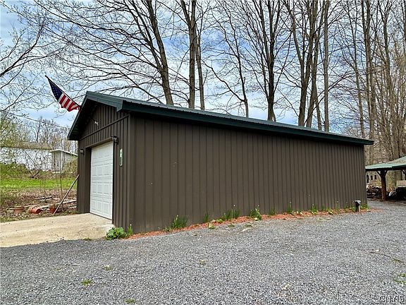 4th image of 292 Towne Rd