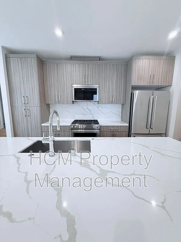 3 bed, 2.0 bath, 1531 sqft, $4,000 — Photo 4