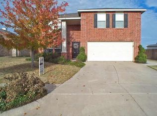 5212 New Castleton Ln, Fort Worth, TX 76135