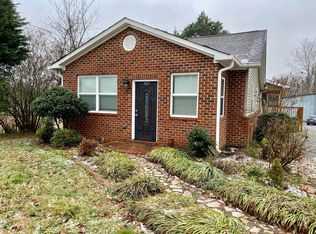 909 Montvale Rd, Maryville, TN 37803
