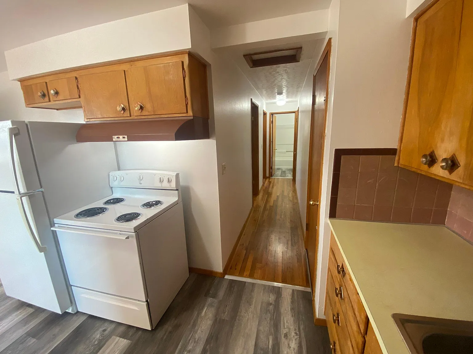 2 bed, 700 sqft, $1,275 — Photo 3