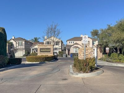 81 W Barcelona Ln, Clovis, CA, 93619