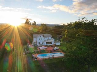 7 Sands Dock Ln, Milton, NY 12547