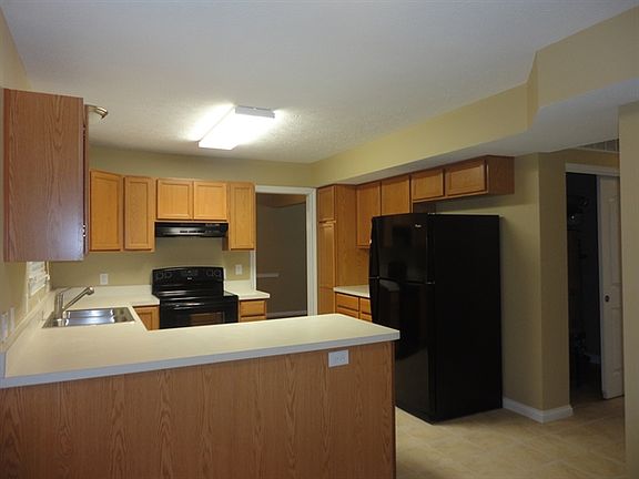5th image of 709 Broad Oak Dr