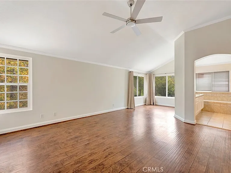 24811 Cutter — Photo 15