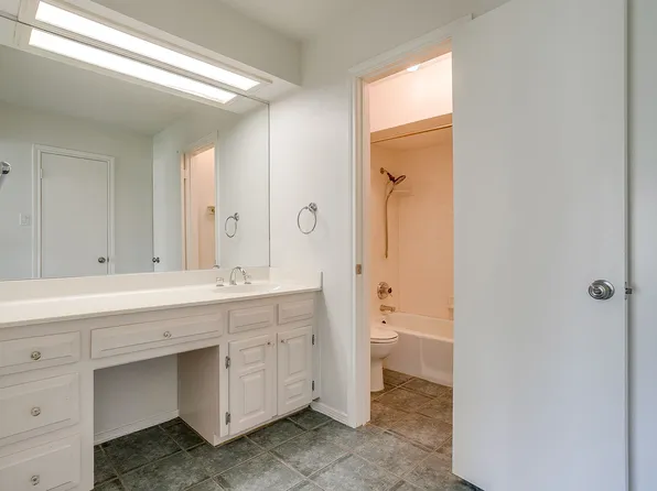 2017 Garden Oaks Dr, Arlington, TX 76012