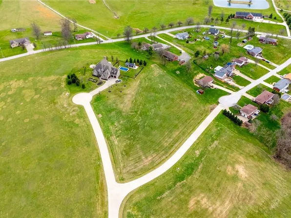 Oldefield Dr, Saint Clairsville, OH 43950