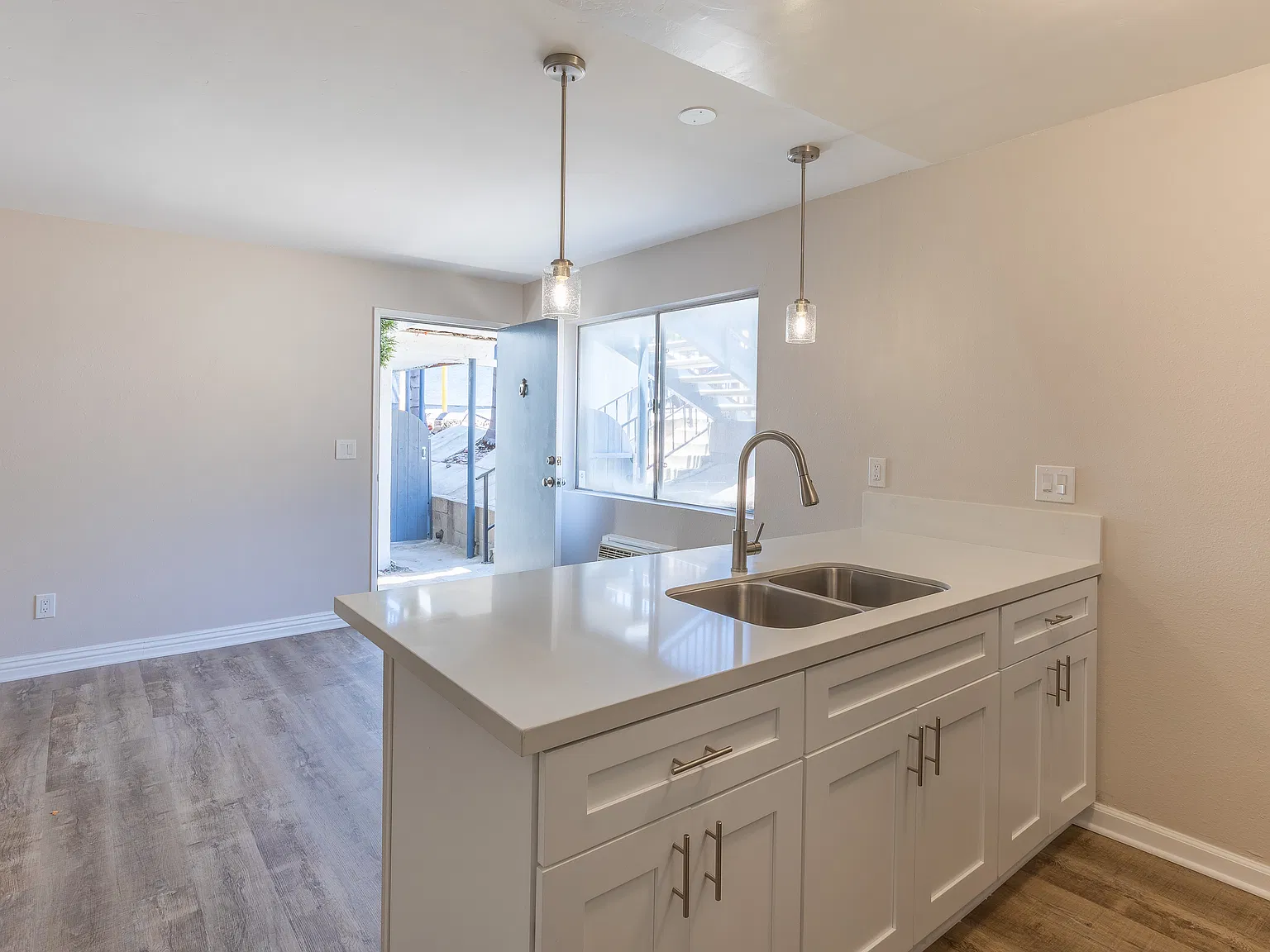 2411 Adams Ave — Photo 3