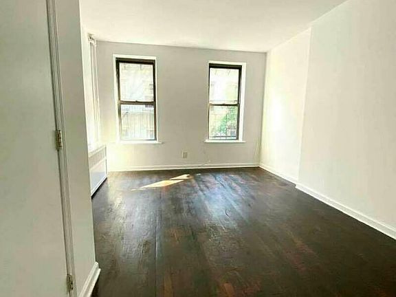 2nd image of 226 E 89th St #9B