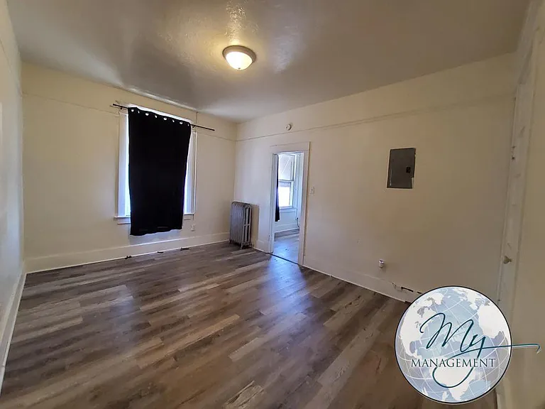 242 Washington St — Photo 15