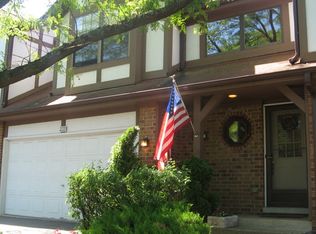 222 Glen Ridge Ln, Bloomingdale, IL 60108