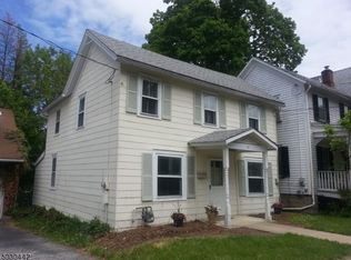 17 Division St, Newton, NJ 07860