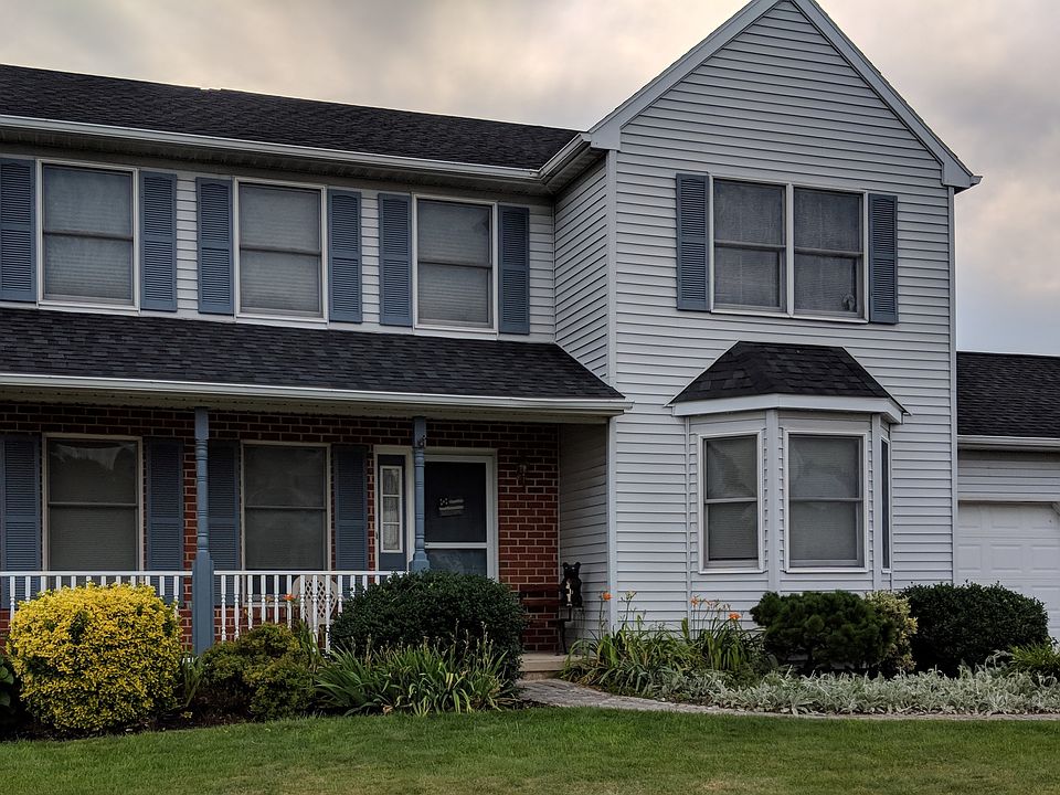 1st image of 147 Kingsbury Ct