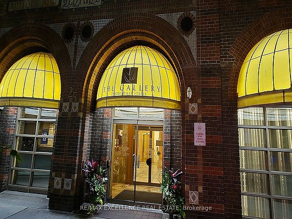 4th image of 25 Grenville St #809