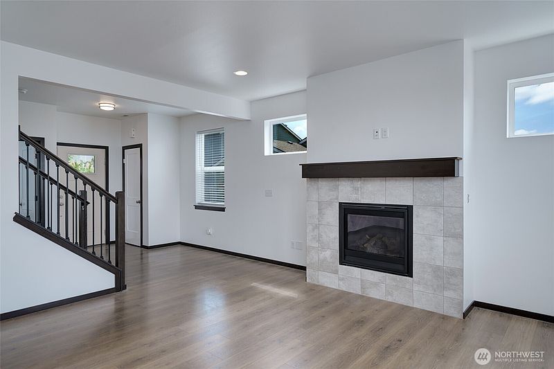 5th image of 3346 Inverness Street